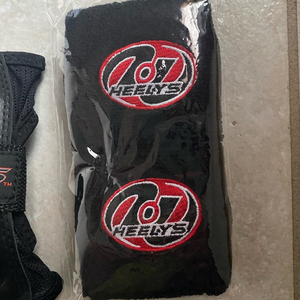 New In Package Heelys Wrist Essentials - Picture 5 of 6